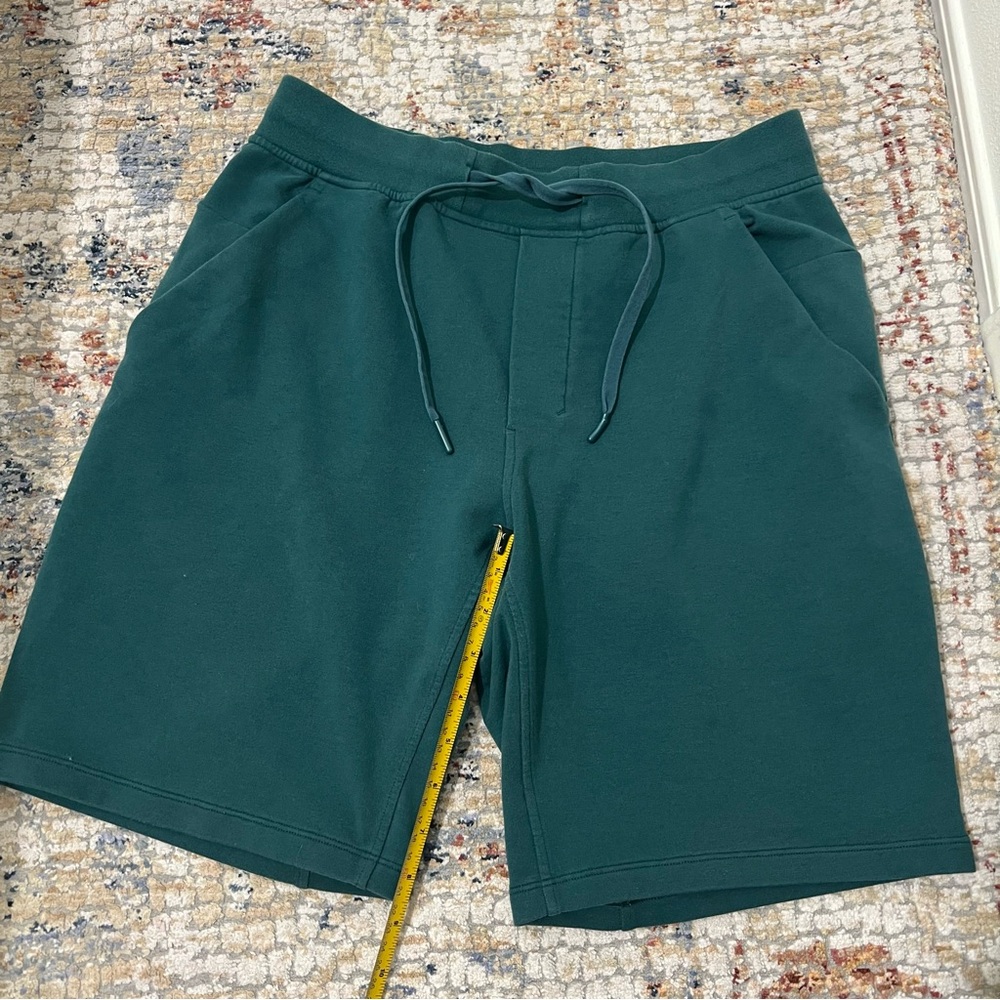 Lululemon Shorts Mens Size M City Sweat Drawstring Stretch Heathered GreenCasual